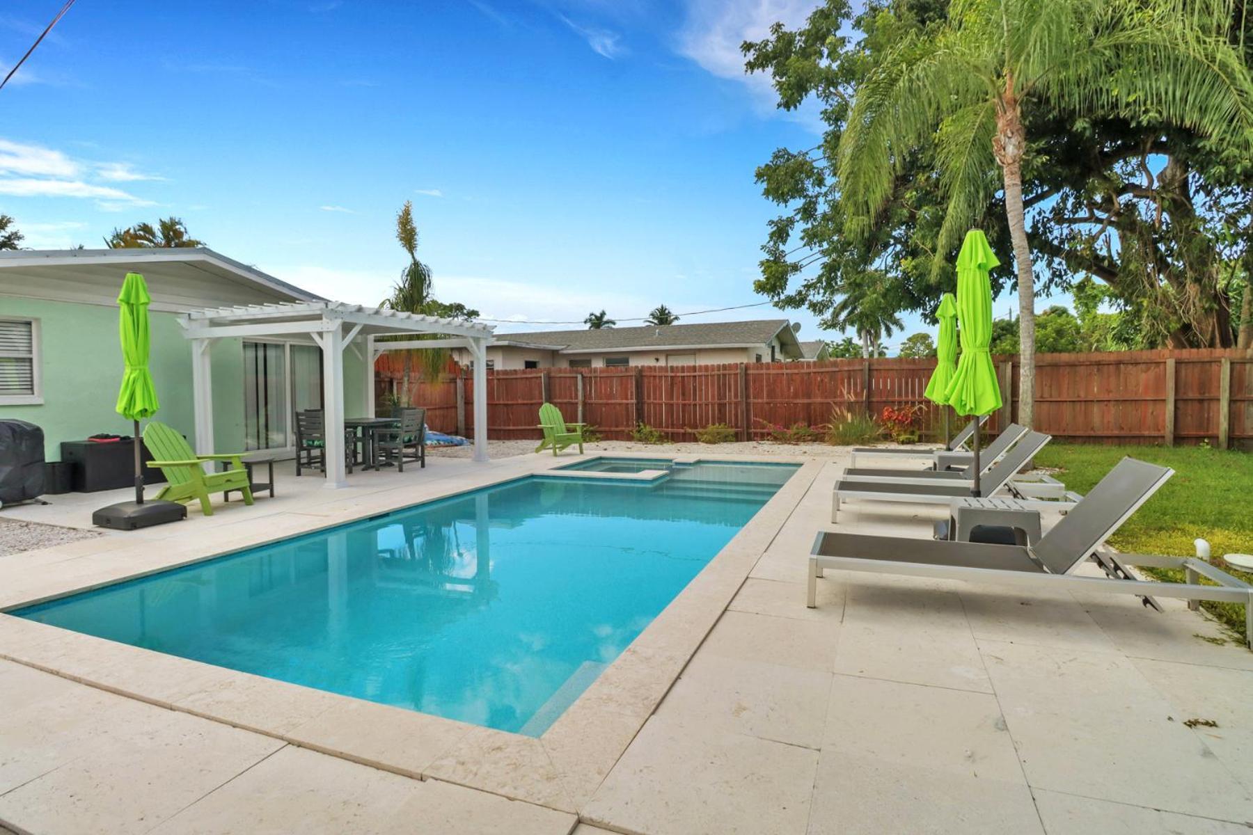 Little Beach House W/ Pool&Spa - 5 Minutes To Vanderbilt Beach North North Naples Esterno foto