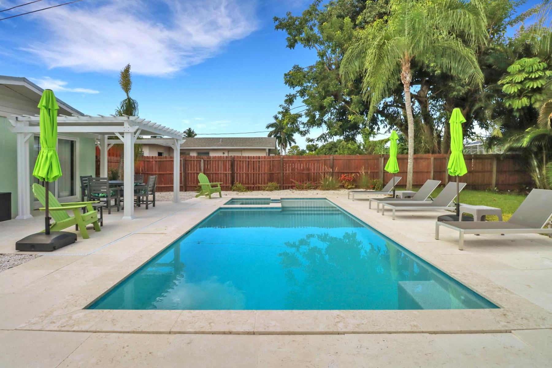 Little Beach House W/ Pool&Spa - 5 Minutes To Vanderbilt Beach North North Naples Esterno foto